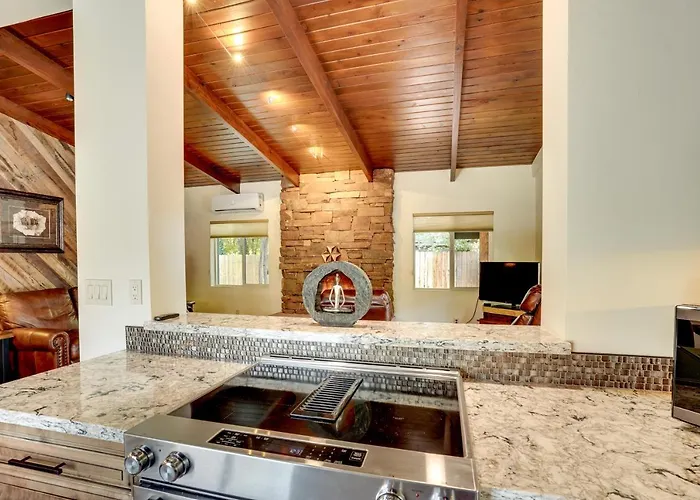 Hot Tub And Red Rock Views Escape! Sedona