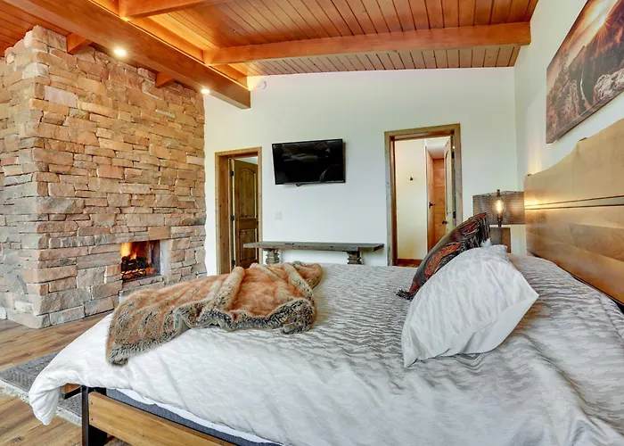 Holiday home Hot Tub And Red Rock Views Escape!
